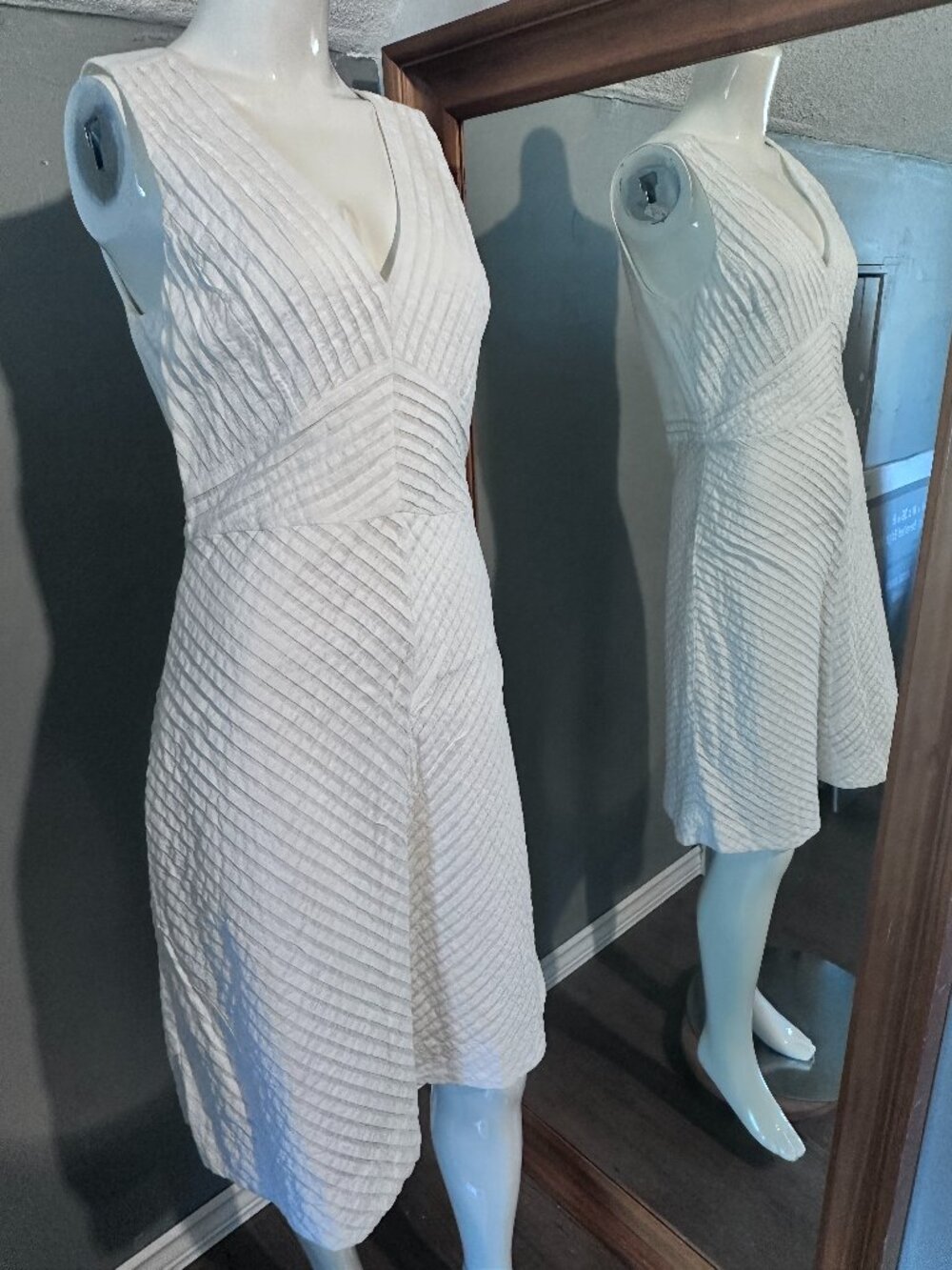 J.Crew White Textured 100% Cotton Fit & Flare Dress Tall 6 Pleated V-Neck